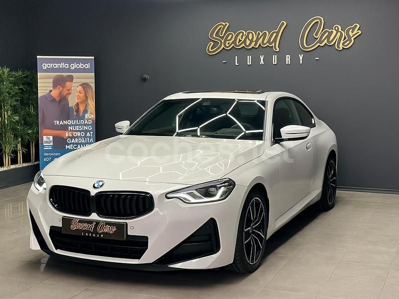 Gris / plata Usado 2022 BMW 220 Comfort Edition Coupe | 37.990 € (Caro) - Imagen 1/4