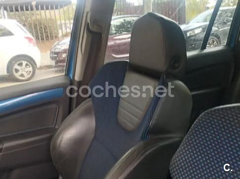 Usado Opel Zafira OPC 240 CV (176 kW) 2010 Azul Monovolumen