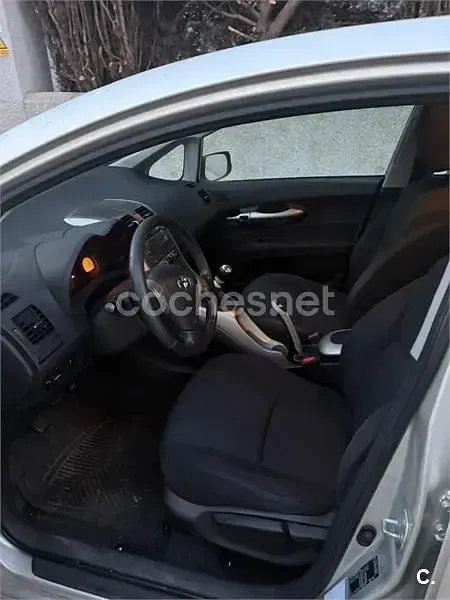 Usado Toyota Auris Luna 126 CV (92 kW) 2009 Gris / plata Utilitario