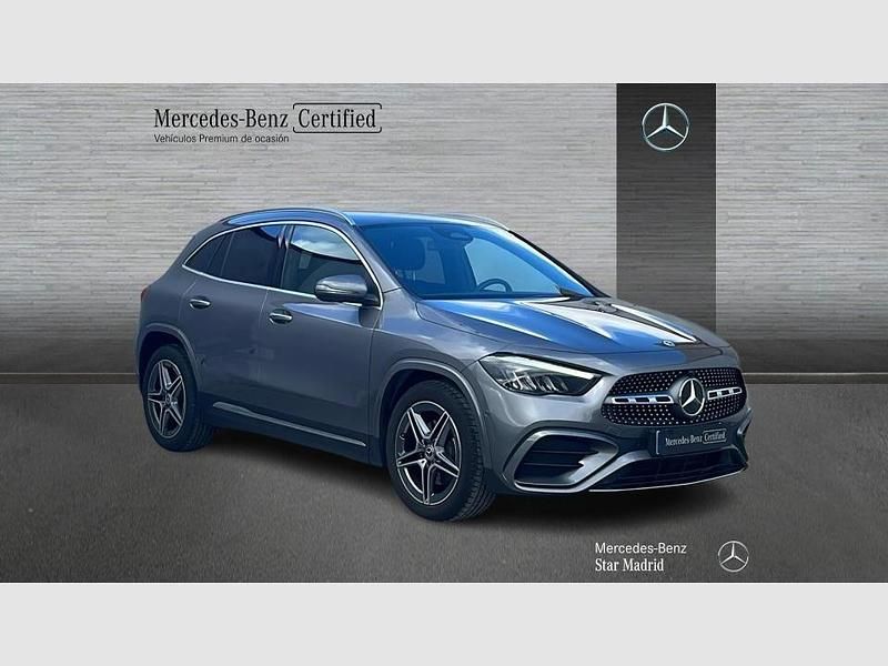 Usado Mercedes GLA200 AMG line 150 CV (110 kW) 2025 Gris SUV