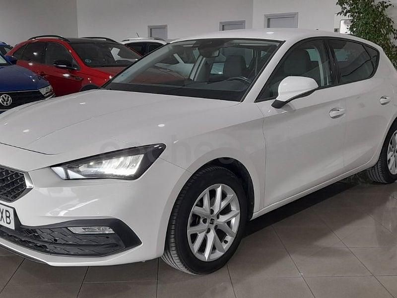 Usado Seat Leon Style 115 CV (84 kW) 2022 Blanco Berlina