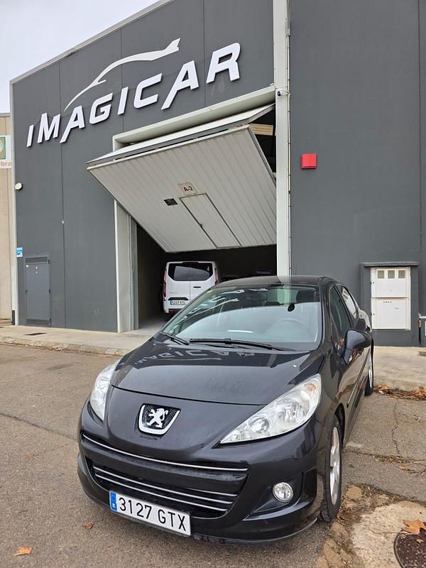 Usado Peugeot 207 Sport 90 CV (66 kW) 2010 Negro Familiar