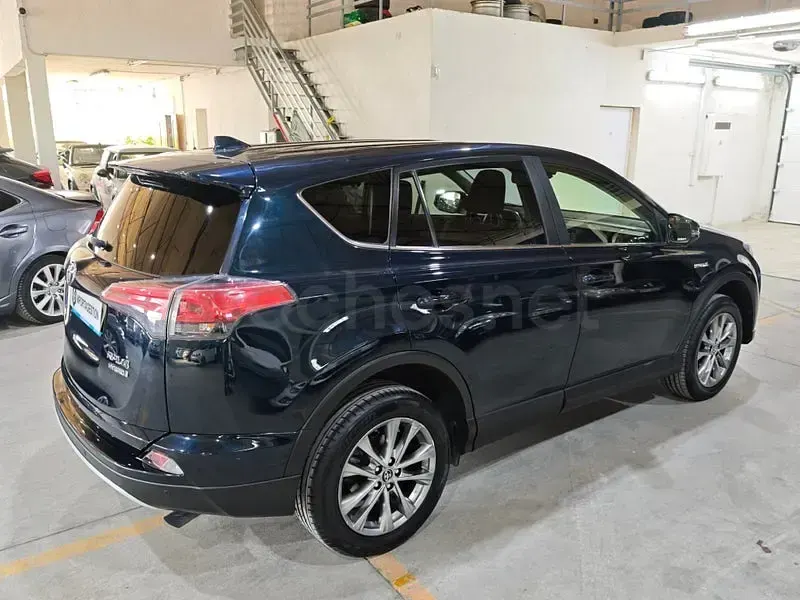 Usado Toyota RAV4 Hybrid Advance 197 CV (144 kW) 2017 Azul SUV