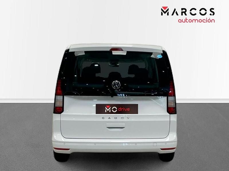 Usado VW Caddy Maxi 122 CV (89 kW) 2024 Blanco Monovolumen