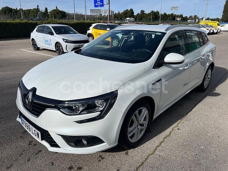 Usado Renault Mégane GrandTour Business 115 CV (84 kW) 2020 Blanco Familiar