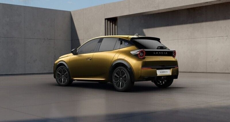 Usado Lancia Ypsilon 114 kW (156 CV) 2024 Oro Utilitario