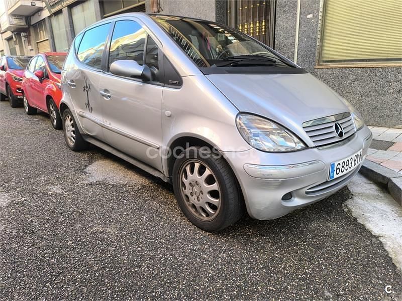 Usado Mercedes A160 Elegance 102 CV (75 kW) 2002 Gris / plata Monovolumen