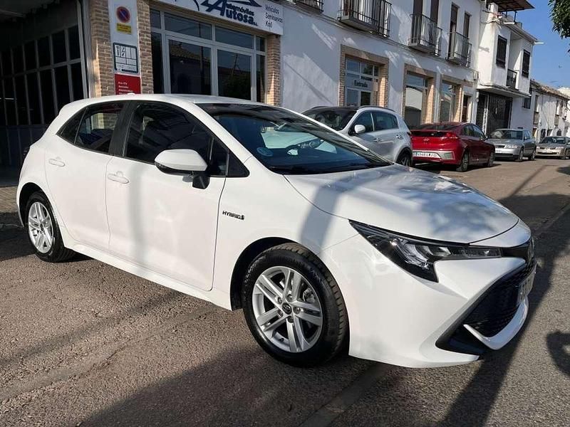Usado Toyota Corolla Active 122 CV (89 kW) 2021 Blanco Berlina