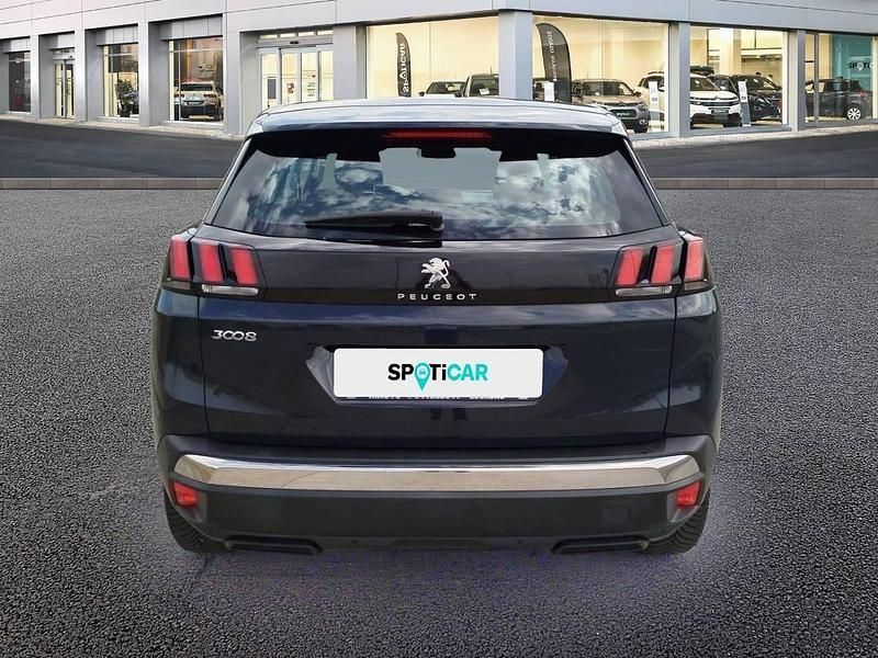 Usado Peugeot 3008 Active 131 CV (96 kW) 2019 Gris SUV