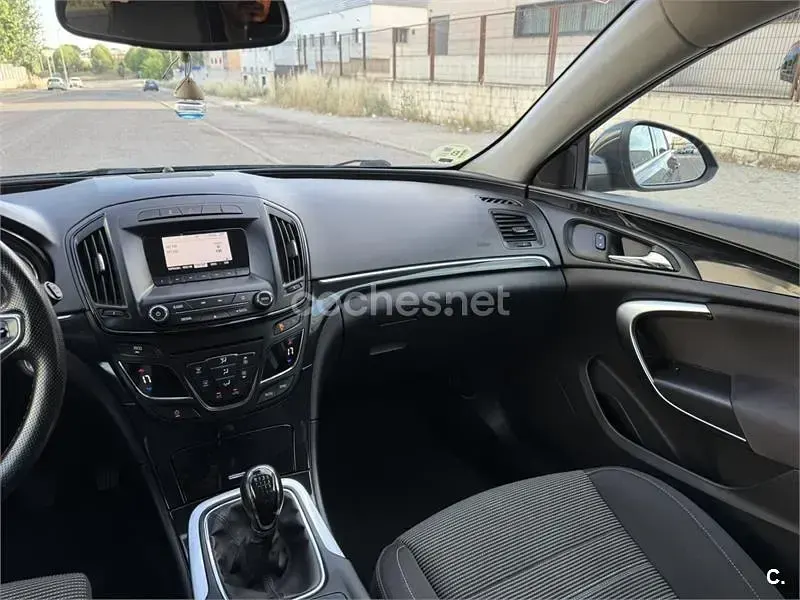Usado Opel Insignia Business 140 CV (102 kW) 2015 Granate Berlina