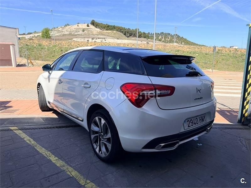 Usado Citroën DS5 163 CV (119 kW) 2012 Blanco Utilitario