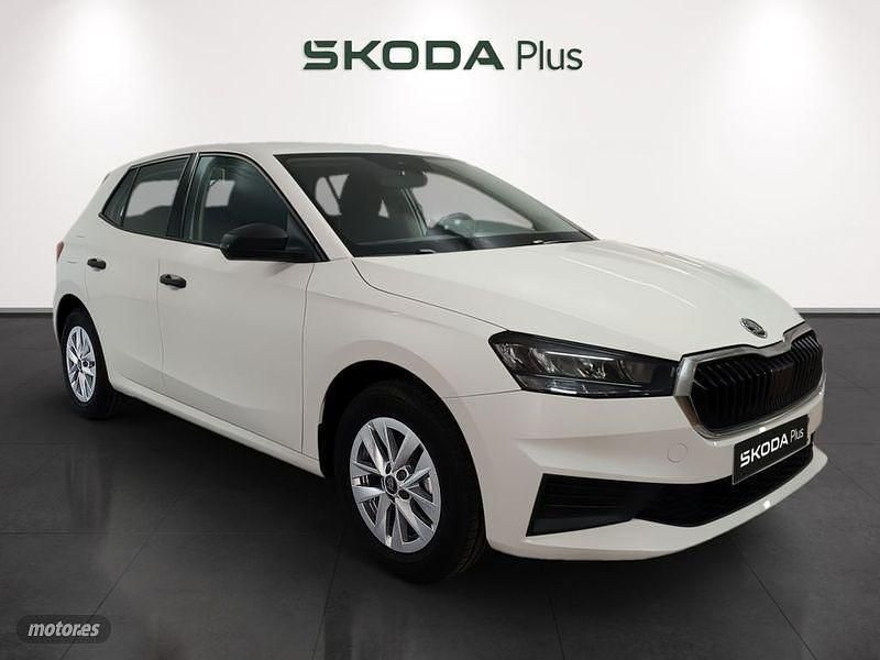 Blanco Usado 2025 Skoda Fabia Essence Berlina | 18.490 € (Precio justo) - Imagen 1/4