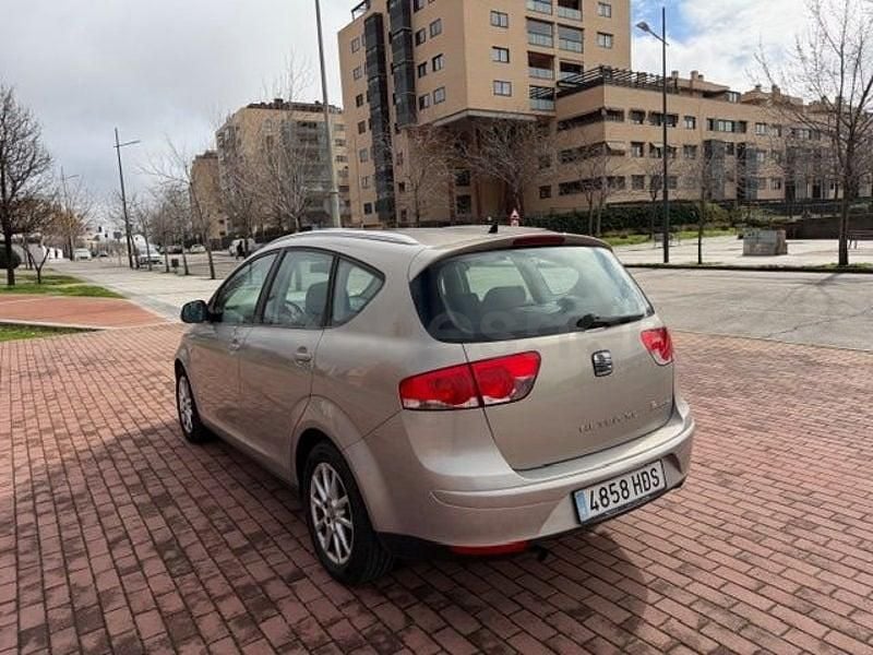 Usado Seat Altea XL Reference 105 CV (77 kW) 2012 Beige Monovolumen