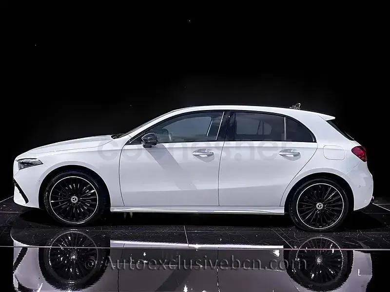 Usado Mercedes A250 218 CV (160 kW) 2024 Blanco Berlina