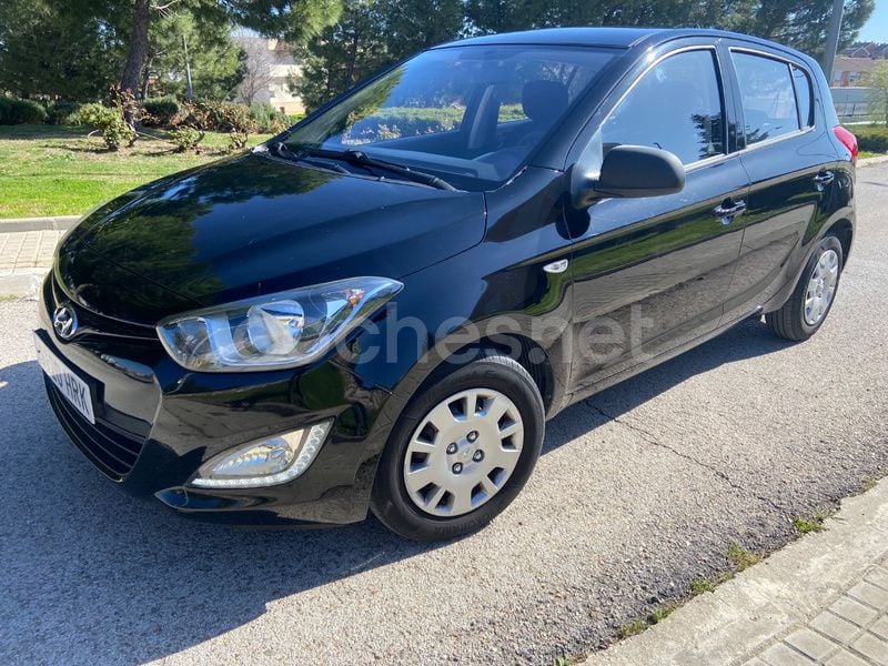 Negro Usado 2013 Hyundai i20 Berlina | 4800 € (Buen precio) - Imagen 1/4
