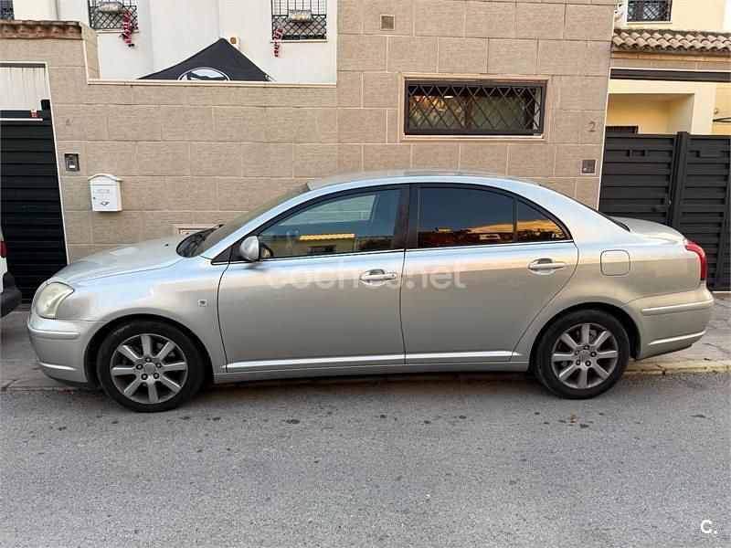 Usado Toyota Avensis Executive 177 CV (130 kW) 2006 Gris / plata Berlina