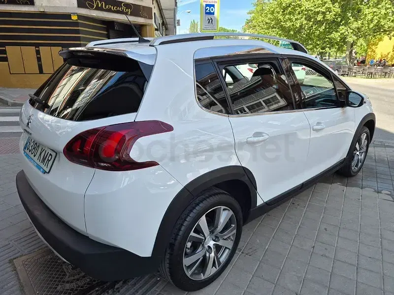 Usado Peugeot 2008 Allure 110 CV (80 kW) 2018 Blanco SUV