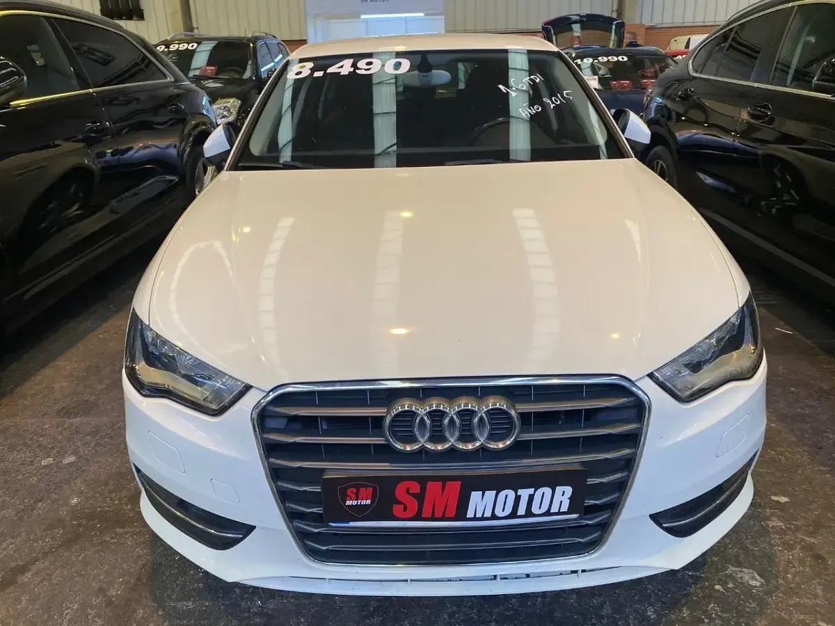 Usado Audi A3 Attraction 110 CV (80 kW) 2015 Blanco Berlina