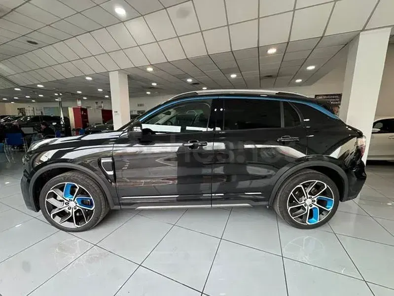 Usado Lynk & Co 01 261 CV (191 kW) 2023 Negro SUV