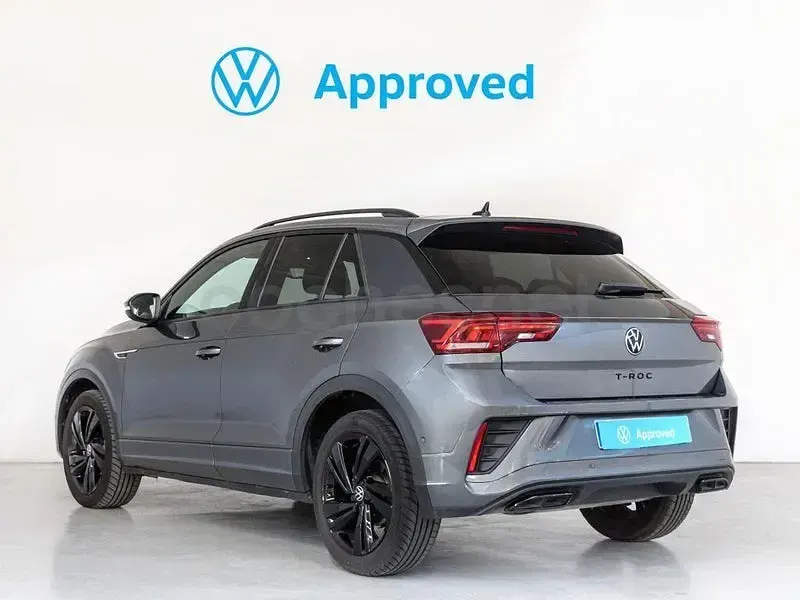 Usado VW T-Roc R-line 115 CV (84 kW) 2025 Gris / plata SUV