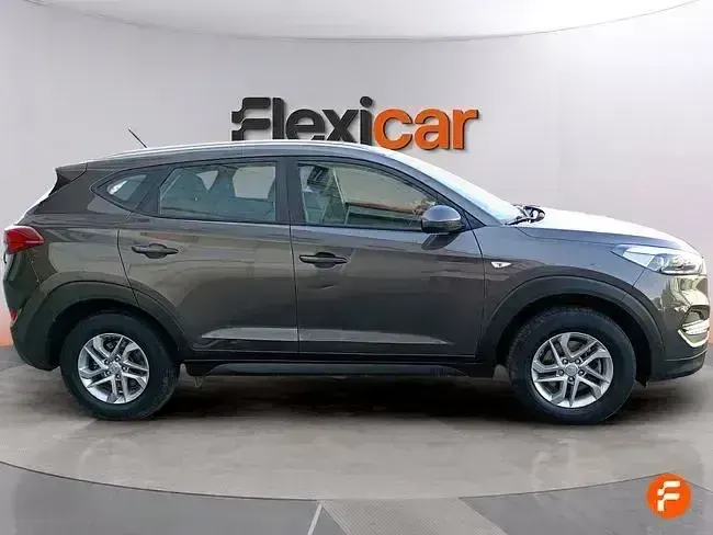Usado Hyundai Tucson 132 CV (97 kW) 2018 Gris SUV