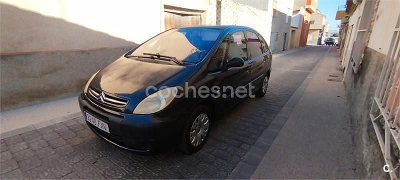 Usado Citroën Xsara Picasso 110 CV (80 kW) 2007 Negro Monovolumen