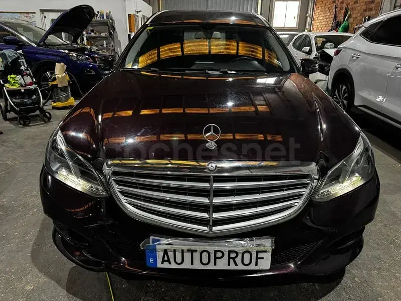 Usado Mercedes E250 204 CV (150 kW) 2015 Violeta / lila Familiar