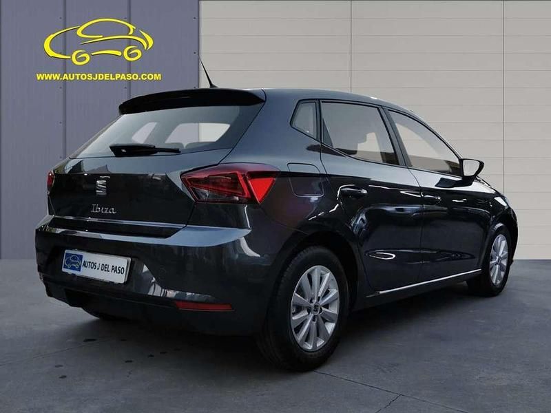 Usado Seat Ibiza Style 110 CV (80 kW) 2022 Gris Utilitario