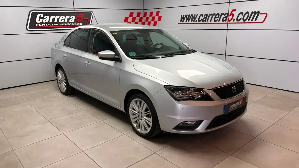 Usado Seat Toledo XCELLENCE 110 CV (80 kW) 2018 Gris Utilitario