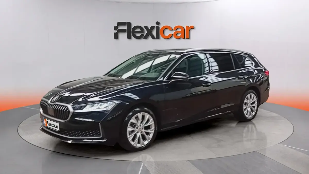 Usado Skoda Superb Selection 150 CV (110 kW) 2024 Negro Familiar