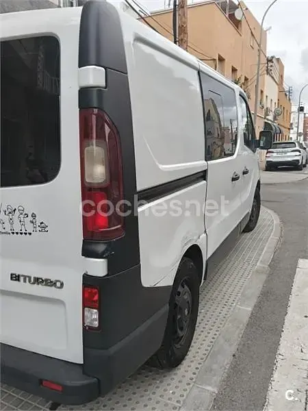 Usado Opel Vivaro 125 CV (91 kW) 2017 Blanco Monovolumen