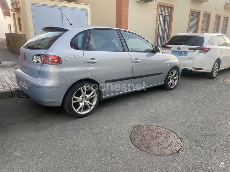 Gris / plata Usado 2003 Seat Ibiza Stella Berlina | 2400 € (Un poco caro) - Imagen 1/1