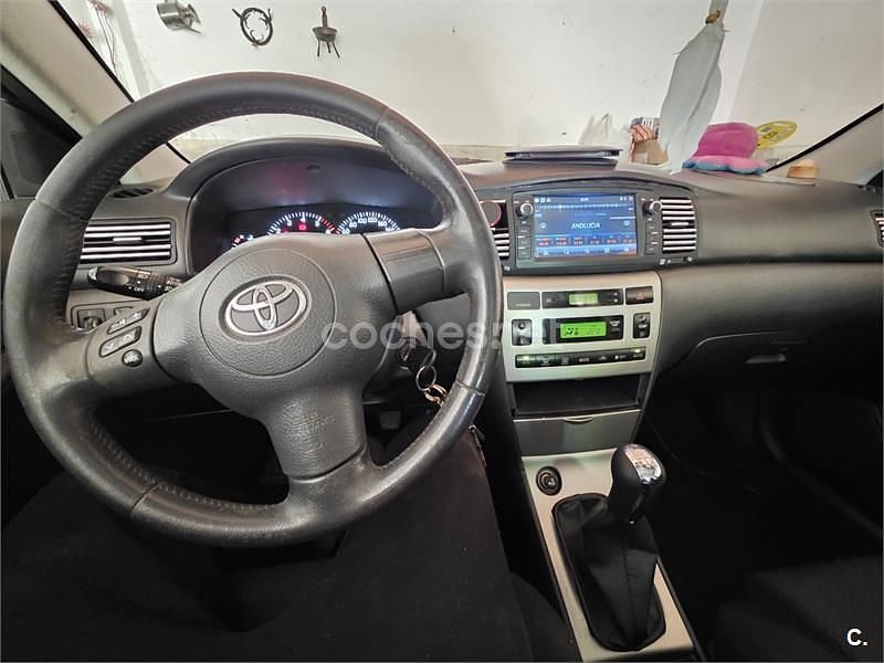 Usado Toyota Corolla Sol 116 CV (85 kW) 2005 Gris / plata Berlina