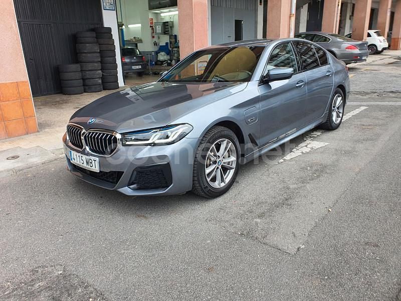 Usado BMW 530e Sport Line 292 CV (214 kW) 2021 Gris / plata Berlina