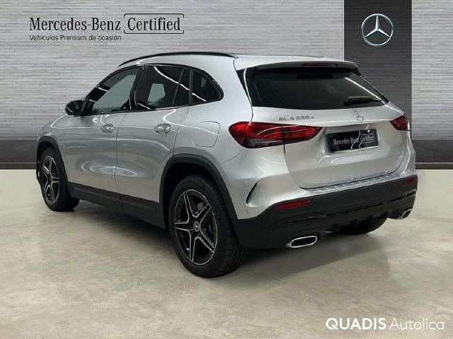 Usado Mercedes GLA250 AMG line 218 CV (160 kW) 2022 Plata iridio SUV