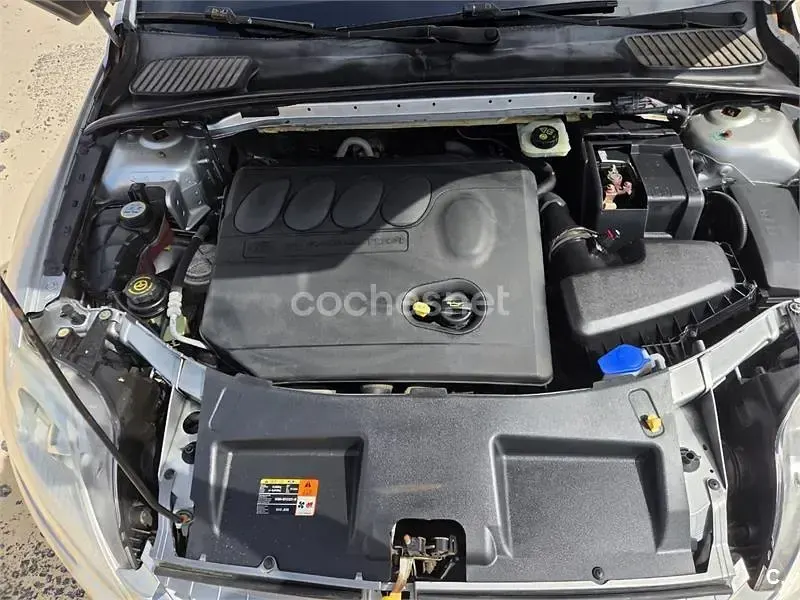 Usado Ford Mondeo Titanium 140 CV (102 kW) 2009 Gris / plata Berlina