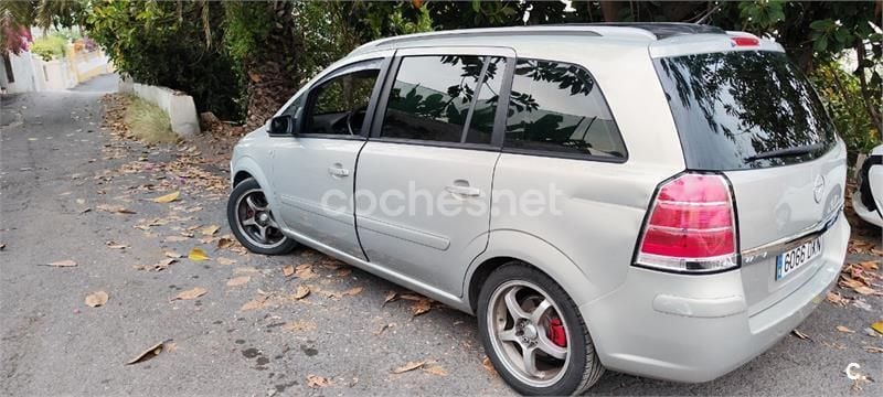 Gris / plata Usado 2006 Opel Zafira Essentia Monovolumen | 2000 € (Super precio) - Imagen 1/4
