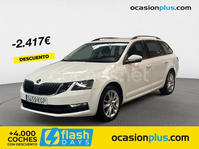 Blanco Usado 2018 Skoda Octavia Familiar | 13.500 € - Imagen 1/4
