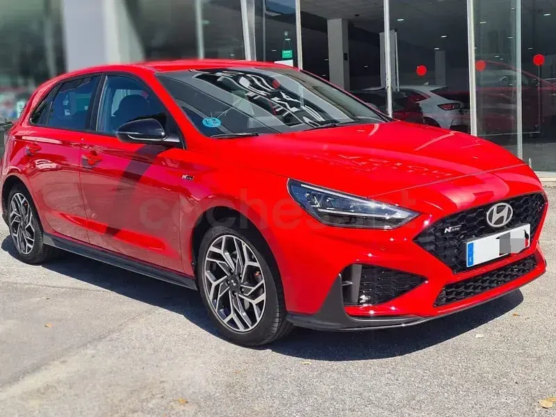 Usado Hyundai i30 N Line 100 CV (73 kW) 2024 Rojo Berlina