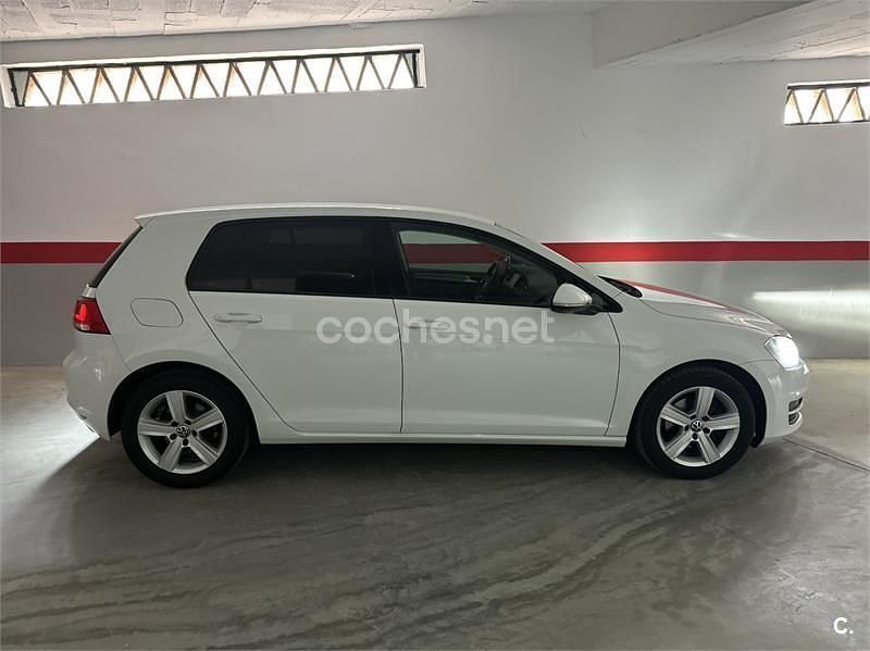 Usado VW Golf VII Advance 140 CV (102 kW) 2014 Blanco Berlina