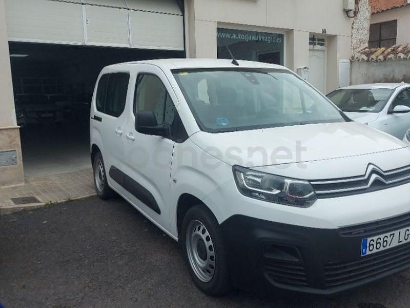 Usado Citroën Berlingo Live 102 CV (75 kW) 2020 Blanco Monovolumen