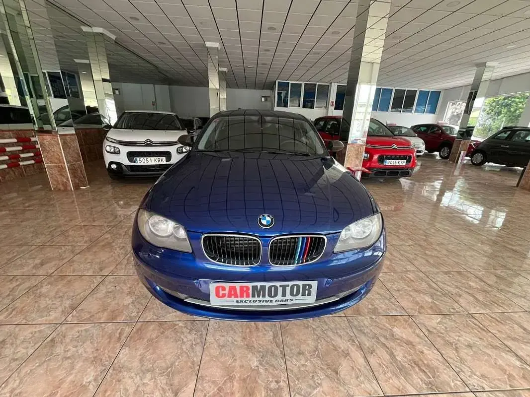 Usado BMW 120 170 CV (125 kW) 2007 Azul Utilitario