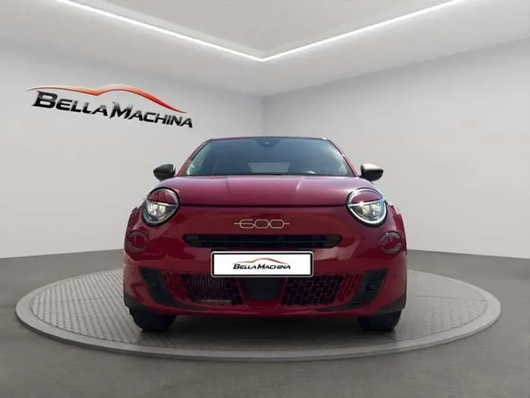 Usado Fiat 600 La Prima 101 CV (74 kW) 2025 Rojo SUV
