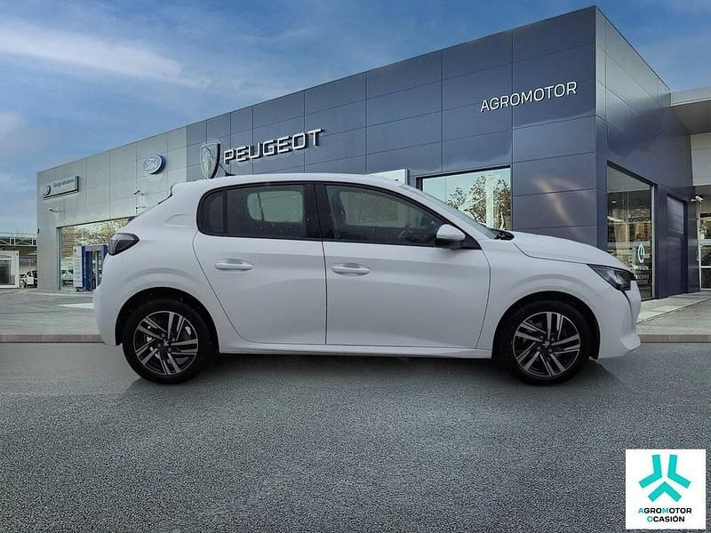 Usado Peugeot 208 Allure 100 CV (73 kW) 2020 Blanco Utilitario