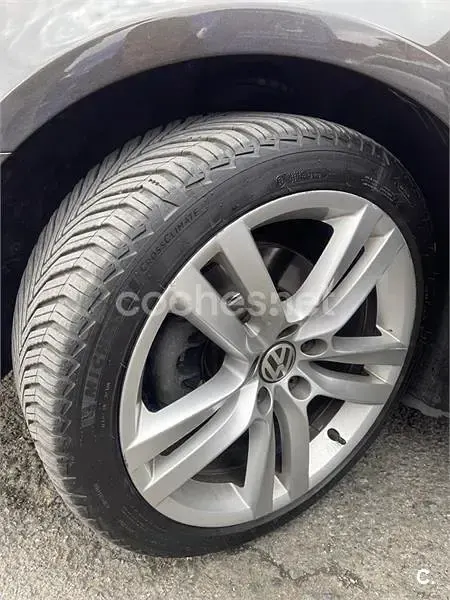 Usado VW Passat Highline 140 CV (102 kW) 2013 Granate Berlina