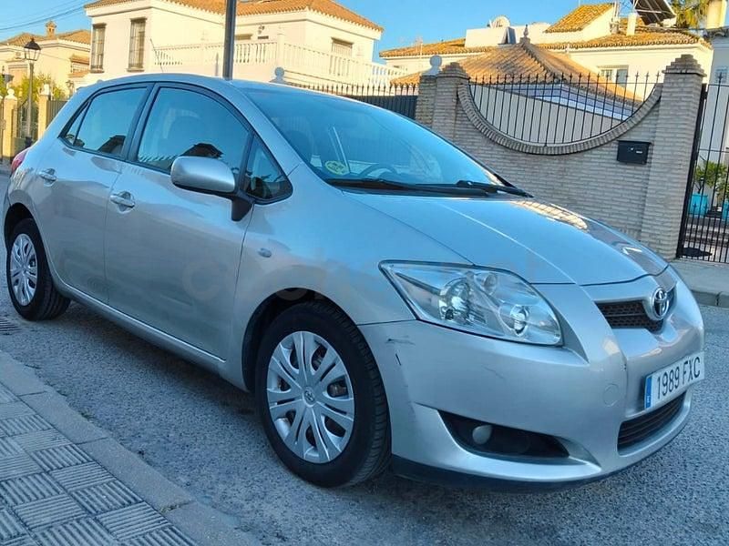 Usado Toyota Auris Luna 126 CV (92 kW) 2008 Gris / plata Utilitario