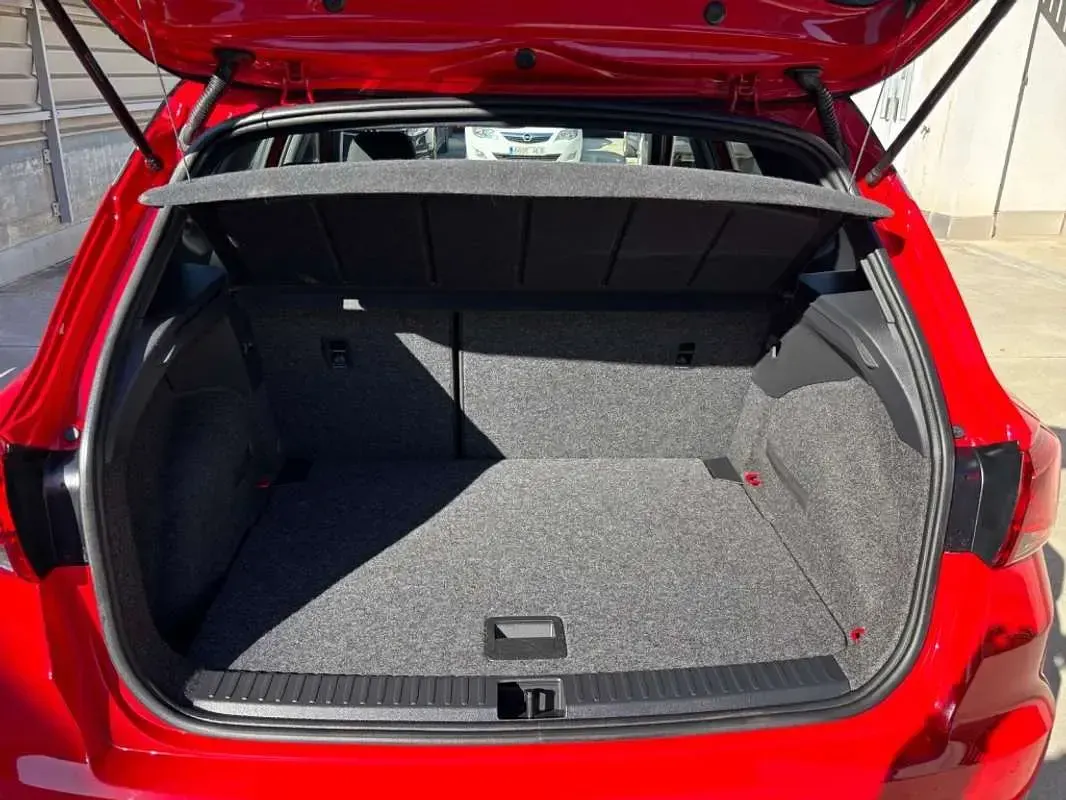 Usado Seat Arona FR 116 CV (85 kW) 2025 Rojo SUV