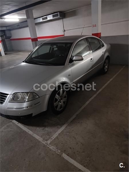 Usado VW Passat Highline 193 CV (141 kW) 2001 Gris / plata Berlina