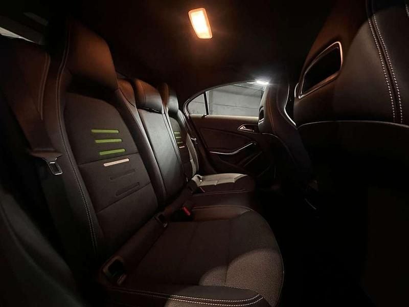 Usado Mercedes A180 109 CV (80 kW) 2018 Blanco Berlina