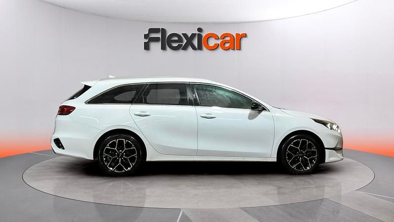 Usado Kia Ceed Style 100 CV (73 kW) 2025 Blanco Utilitario